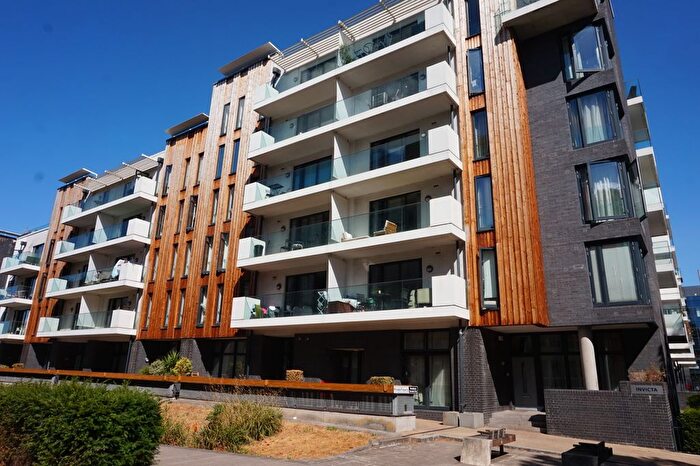 2 Bedroom Flat For Sale In Millennium Promenade, Bristol, BS1