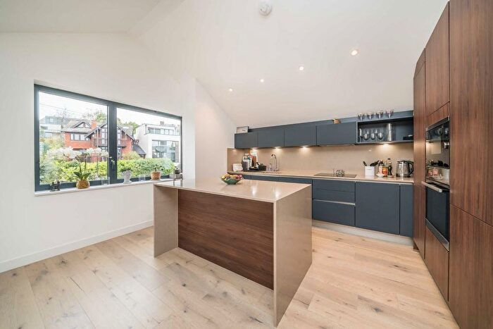 2 Bedroom Flat For Sale In Cottenham Park Road, Wimbledon, SW20