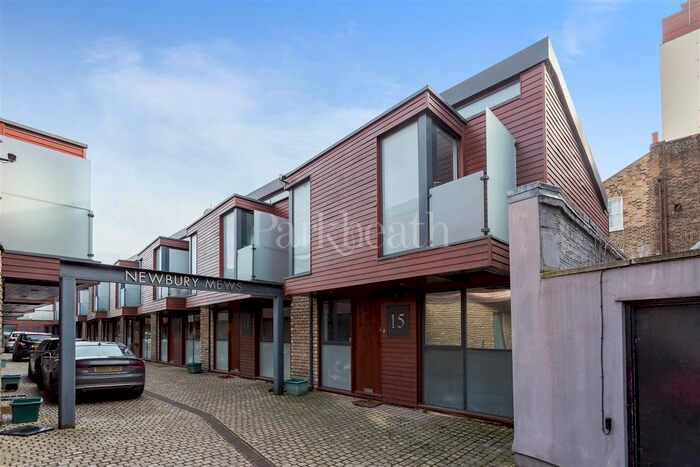 2 Bedroom Town House To Rent In Newbury Mews, London, NW5