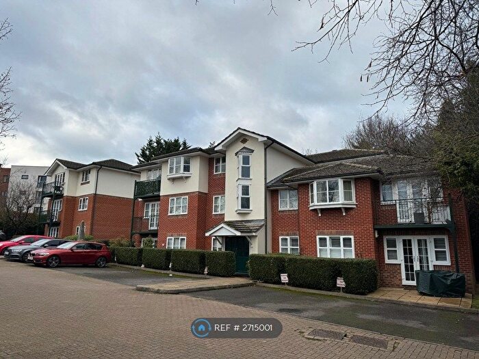 1 Bedroom Flat To Rent In Gloucester Court, Denham, Uxbridge, UB9