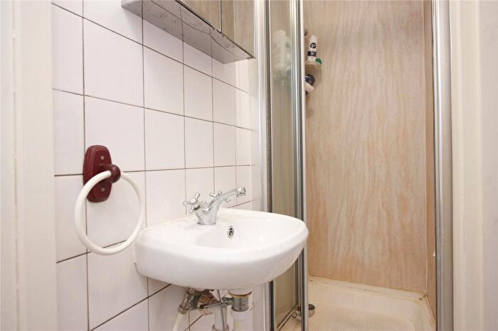 2 Bedroom Apartment To Rent In Compton Street, London, EC1V