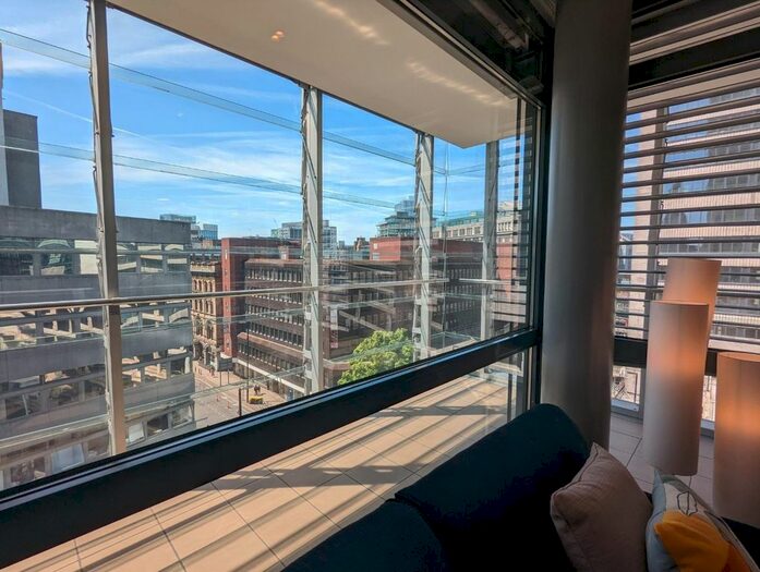 2 Bedroom Flat To Rent In Deansgate, Manchester, M3
