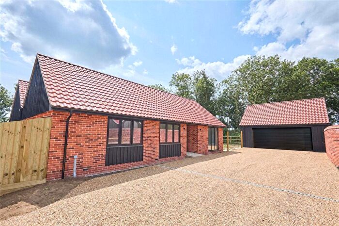 3 Bedroom Bungalow For Sale In The Pastures, Wramplingham Road, Wymondham, NR18