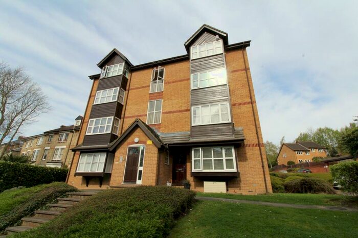 Studio To Rent In Orchard Grove, Penge, SE20