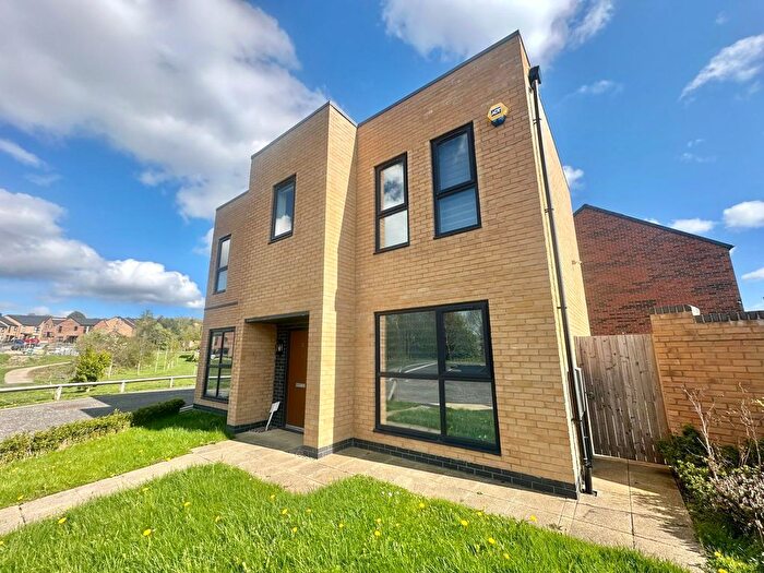 4 Bedroom Detached House To Rent In Aspen Close, Birtley, DH3