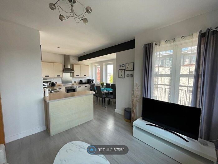 2 Bedroom Flat To Rent In Fleming House, Nottingham, NG3