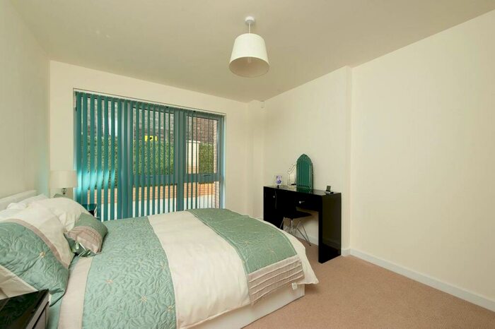 1 Bedroom Flat To Rent In Cable Street, Shadwell, London, E1