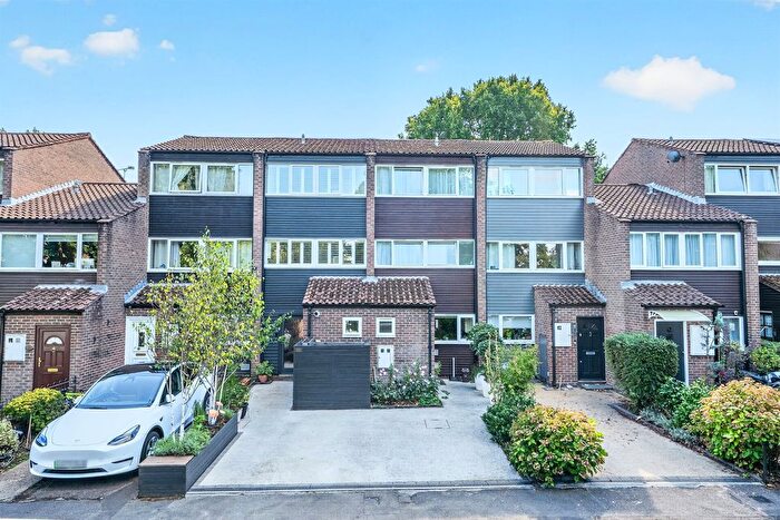 3 Bedroom Terraced House For Sale In Galgate Close, London, SW19