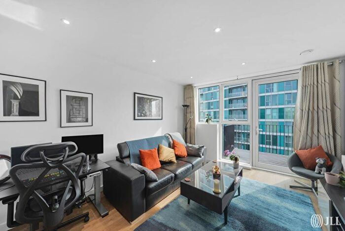 1 Bedroom Flat For Sale In Southmere House, Highland Street, London, E15