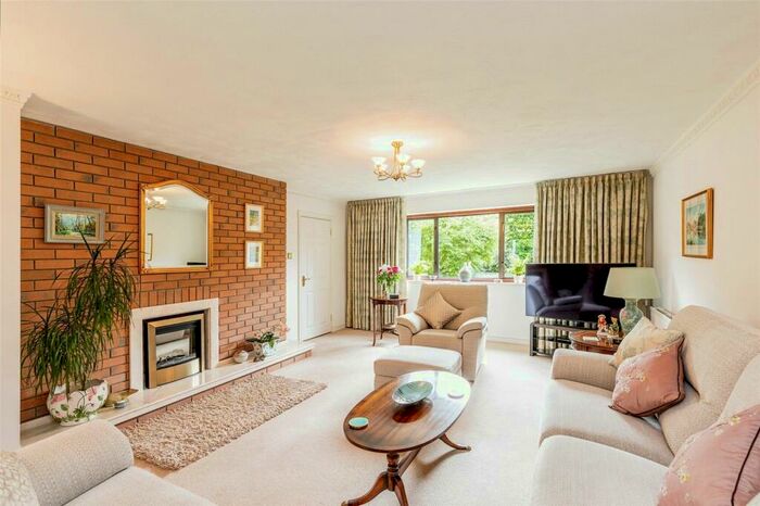 3 Bedroom Detached Bungalow To Rent In Belmont Drive, Failand, BS8