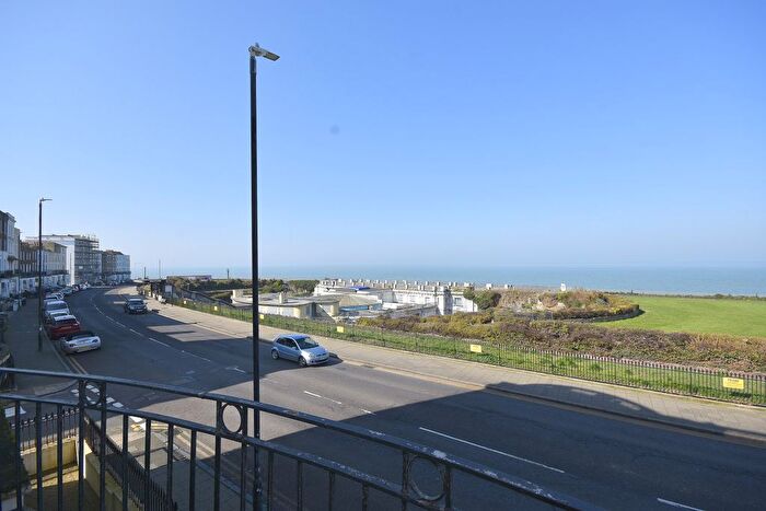 2 Bedroom Flat For Sale In Fort Crescent, Margate, Kent, CT9 - Photo 2