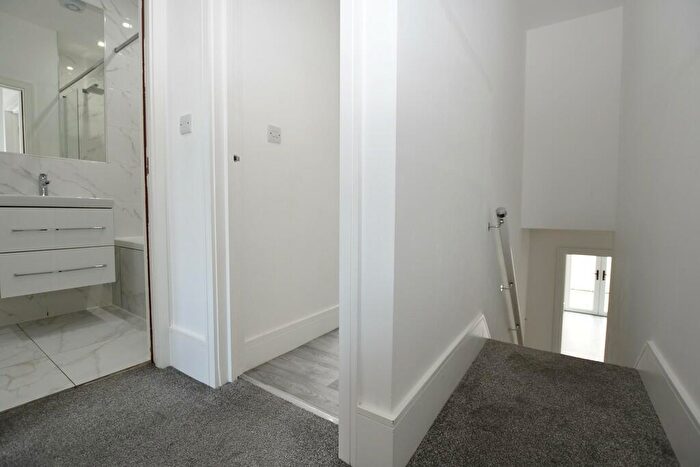 2 Bedroom Apartment To Rent In Lansdowne Road, Croydon, CR0