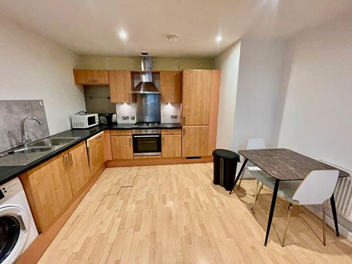 2 Bedroom Flat To Rent In Bowman Lane, Hunslet, Leeds, West Yorkshire, LS10