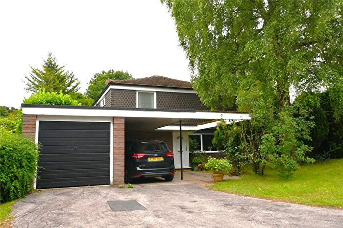 4 Bedroom Detached House For Sale In Barkhart Gardens, Wokingham, Berkshire, RG40