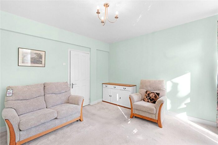 1 Bedroom Flat For Sale In Champion Hill Estate, Camberwell, London, SE5