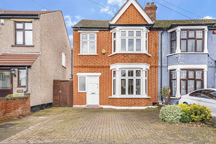 3 Bedroom Terraced House For Sale In Marmion Avenue, North Chingford, E4