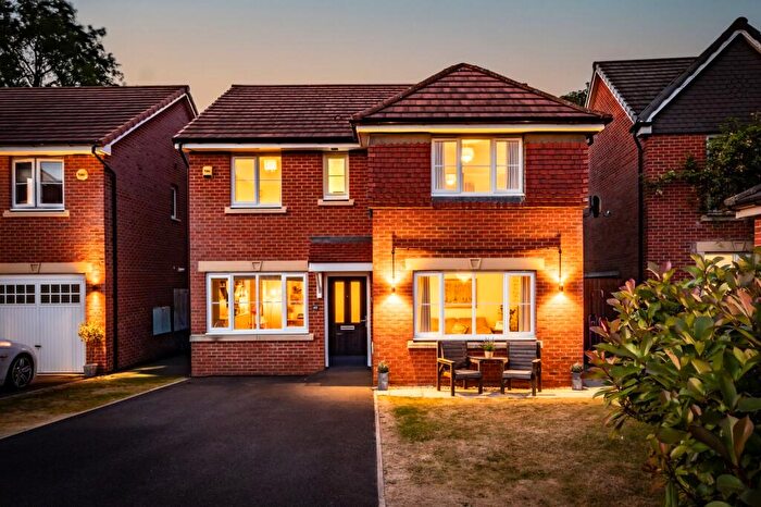 4 Bedroom Detached House For Sale In Hill Top Grange, Davenham, CW9