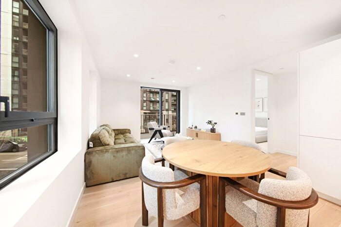 2 Bedroom Flat To Rent In The Waterman, Tidemill Square, Greenwich Peninsula, SE10