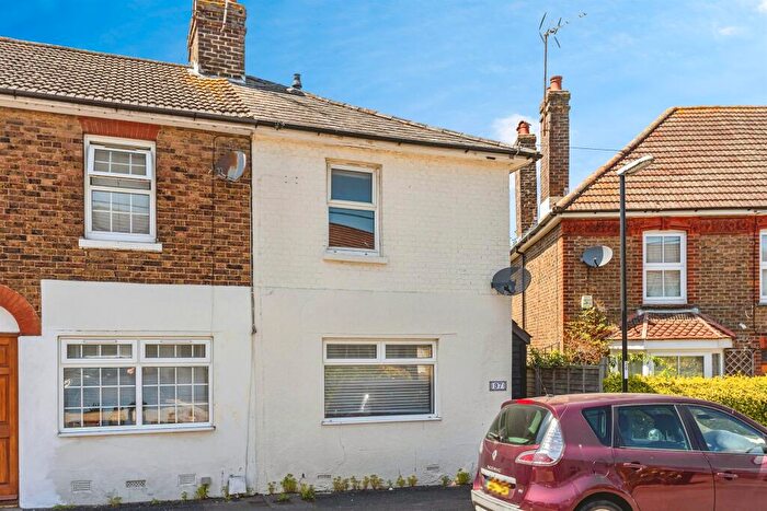 2 Bedroom End Of Terrace House For Sale In Fairfield Road, Burgess Hill, RH15