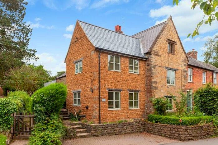 3 Bedroom Semi-Detached House To Rent In Main Street, Sibford Ferris, OX15