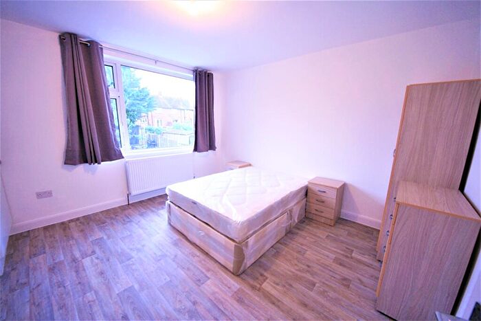Studio To Rent In Studio, Crawley Green Road, Luton, Bedfordshire, LU2