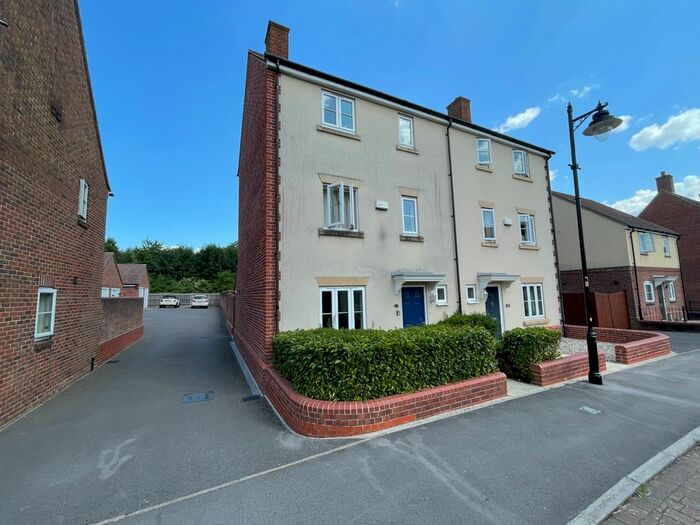 4 Bedroom Semi-Detached House To Rent In Redworth Drive, Amesbury, SP4