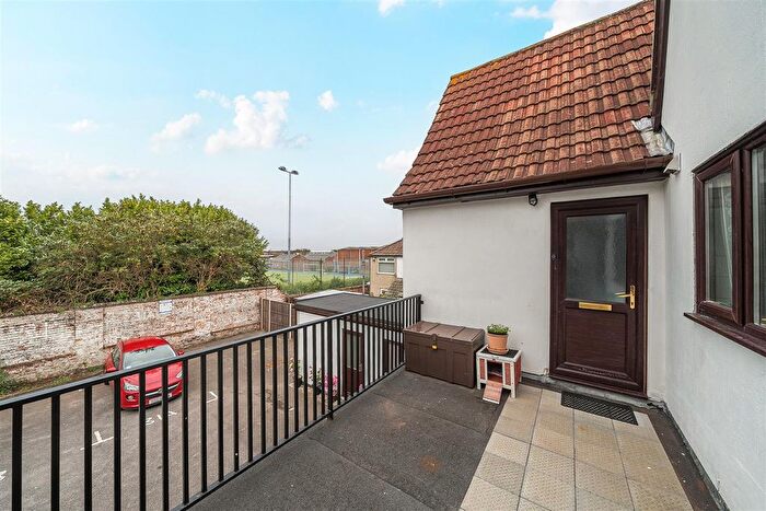 2 Bedroom Flat For Sale In Ferrol Road, Gosport, PO12
