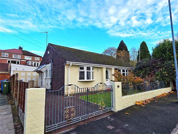 2 Bedroom Bungalow For Sale In Hunt Avenue, Ashton-Under-Lyne, Greater Manchester, OL7