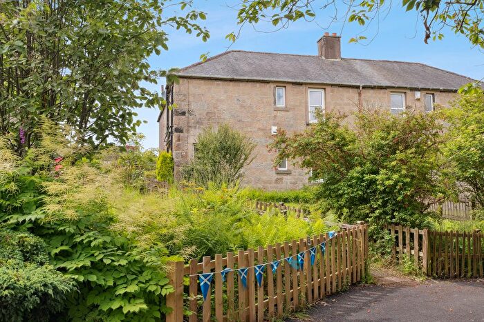 4 Bedroom Semi-Detached House For Sale In Hillcrest, Carmunnock, Glasgow, G76
