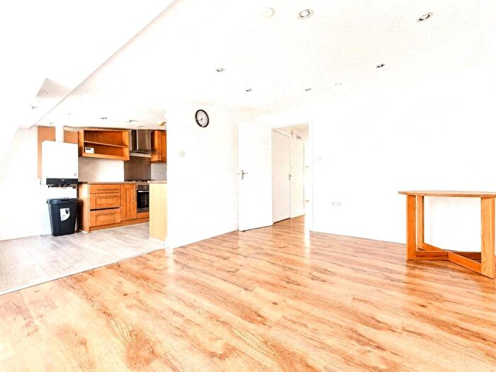 2 Bedroom Apartment To Rent In East Road, London, E15