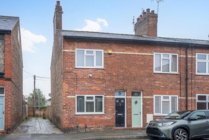 2 Bedroom Terraced House For Sale In Chatsworth Terrace, York, YO26