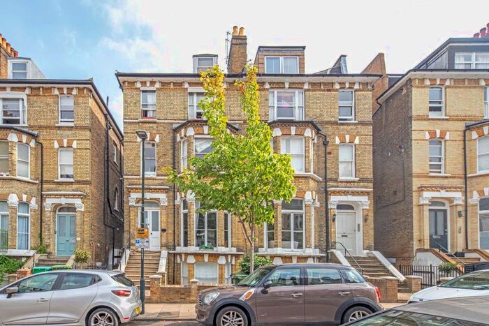1 Bedroom Flat To Rent In Cardigan Road, Richmond, TW10