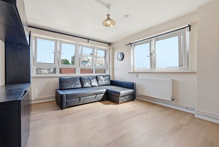 1 Bedroom Flat To Rent In Tuscan House, Bethnal Green, E2