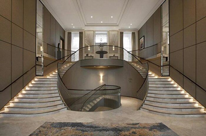 1 Bedroom Flat To Rent In Park Crescent, London, W1B