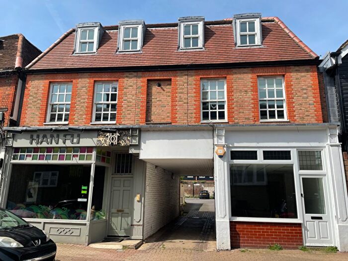 2 Bedroom Flat For Sale In High Street, Thames Ditton, KT7
