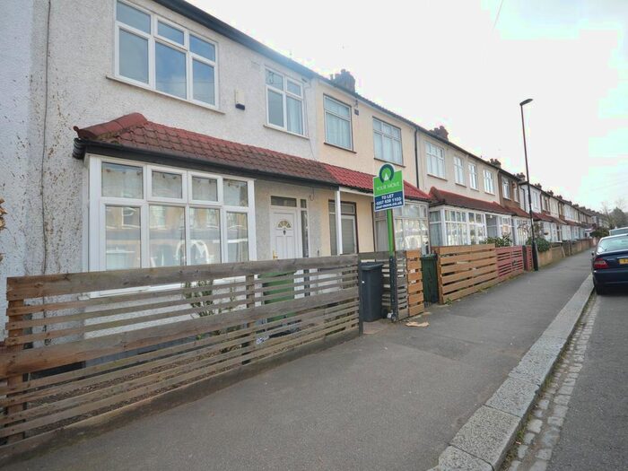 4 Bedroom Detached House To Rent In Malyons Road, London, SE13