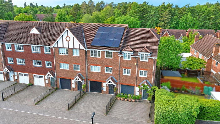 4 Bedroom Terraced House For Sale In Ramsdell Road, Fleet, GU51