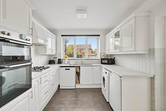 3 Bedroom End Of Terrace House For Sale In Buckhurst Avenue, Carshalton, SM5