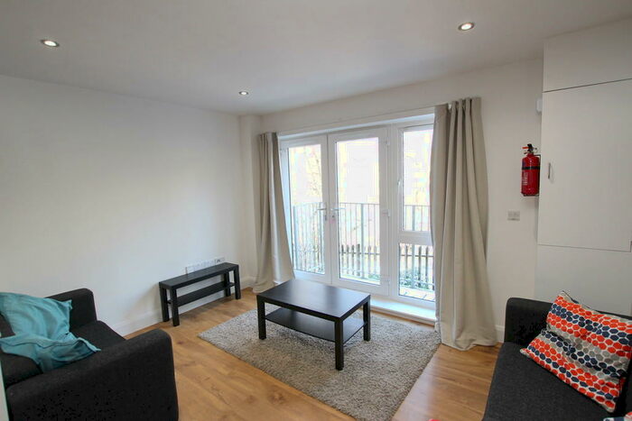 2 Bedroom Apartment To Rent In Elm Walk Place, Cranmer Street, Nottingham, NG3