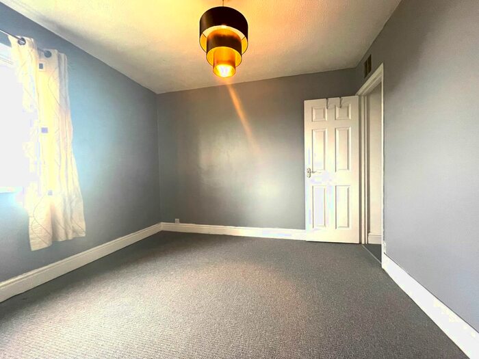 1 Bedroom Flat To Rent In The Heights, Swindon SN1