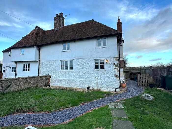 2 Bedroom Property To Rent In Pluckley, Ashford, TN27