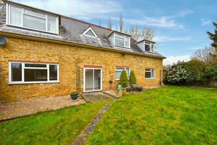 2 Bedroom Maisonette To Rent In Wood Lane, Iver, Buckinghamshire, SL0