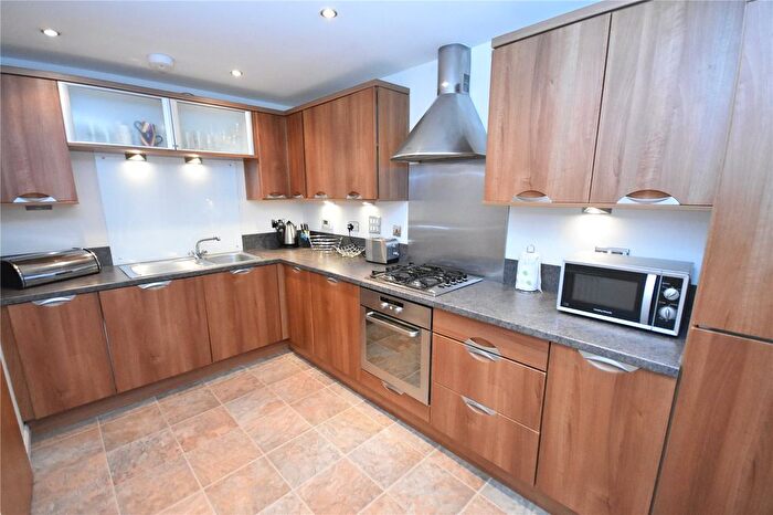 2 Bedroom Flat To Rent In Dee Village, City Centre, Aberdeen, AB11