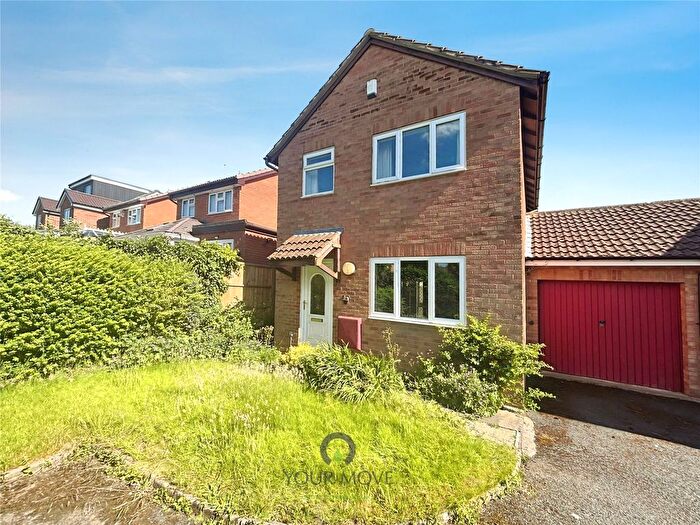 3 Bedroom Semi Detached House To Rent In The Paddock, Stoke Heath, Bromsgrove, Worcestershire, B60