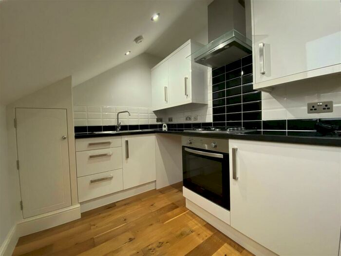 Flat To Rent In Chapel Road, Worthing, BN11