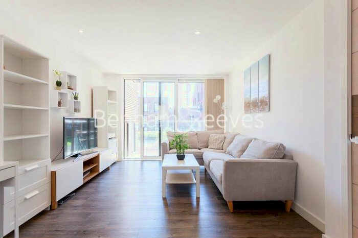 2 Bedroom Flat To Rent In Whiting Way, Surrey Quays, SE16
