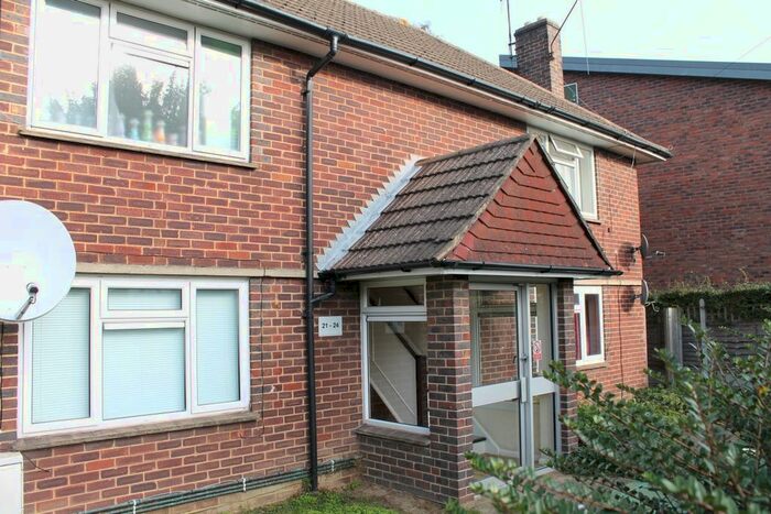 Studio To Rent In Shamrock Close, Fetcham, Leatherhead, KT22