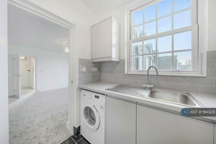 3 Bedroom Flat To Rent In Islington Park Street, London, N1