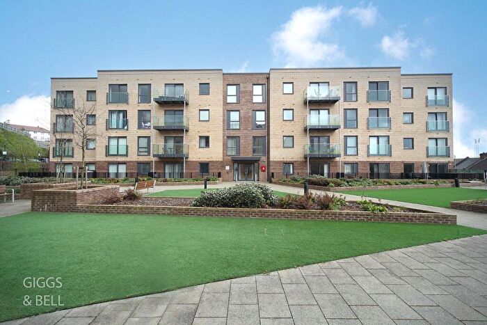 1 Bedroom Apartment For Sale In Wilson Court, Stirling Drive, Luton, Bedfordshire, LU2