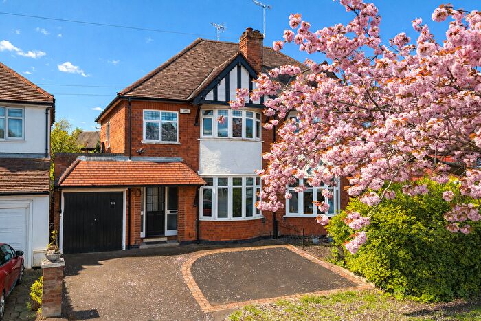 3 Bedroom Semi Detached House For Sale In Hinckley Road, Leicester, Leicestershire, LE3